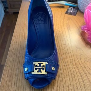 Tory Burch beautiful wedge shoes size 6